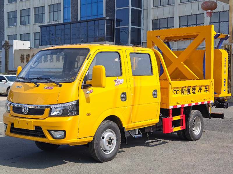 东风途逸防撞缓冲车（宏宇）