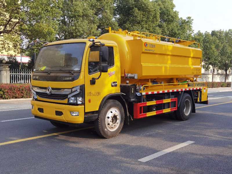 东风凯普特清洗吸污车（12.5方）