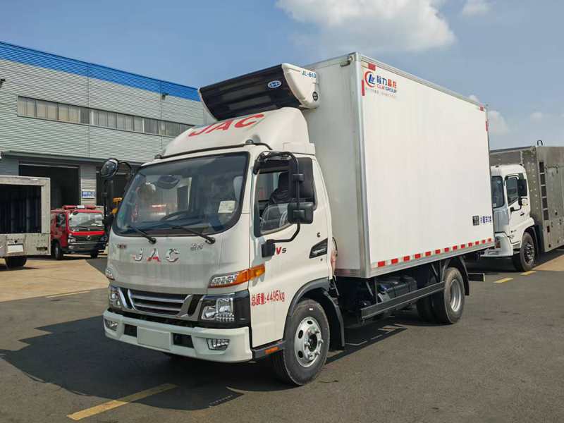 江铃骏铃V5冷藏车